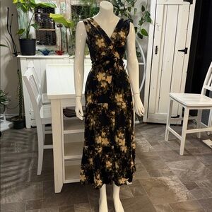 Suzy Shier maxi black cream-tan floral dress V neck/back NWOT XS